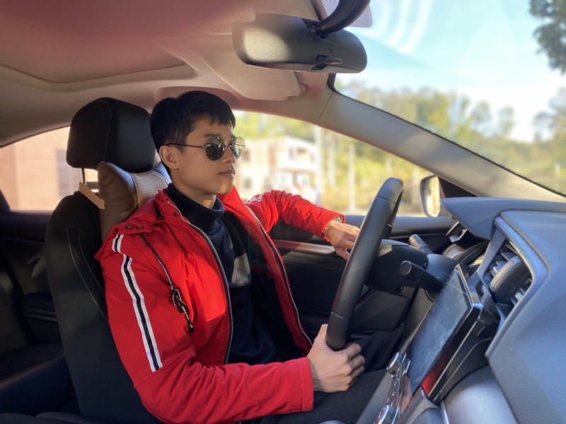 林威成的第二张照片--茂名认干亲服务网