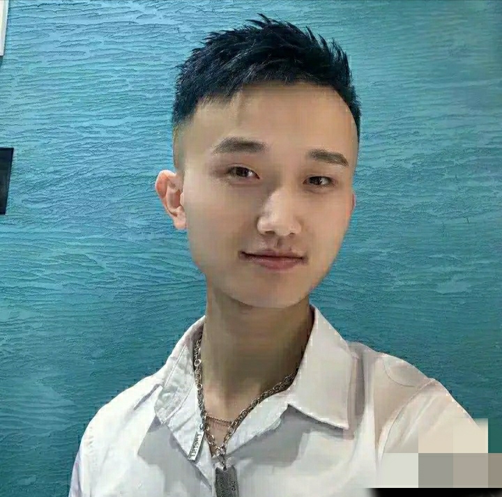 小哥哥的第一张照片--茂名认干亲服务网